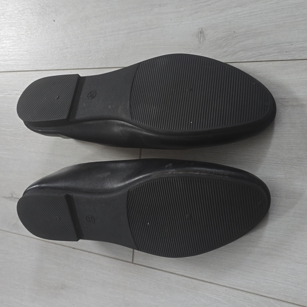 Classic Black Women's Flats - Picture 4 of 4
